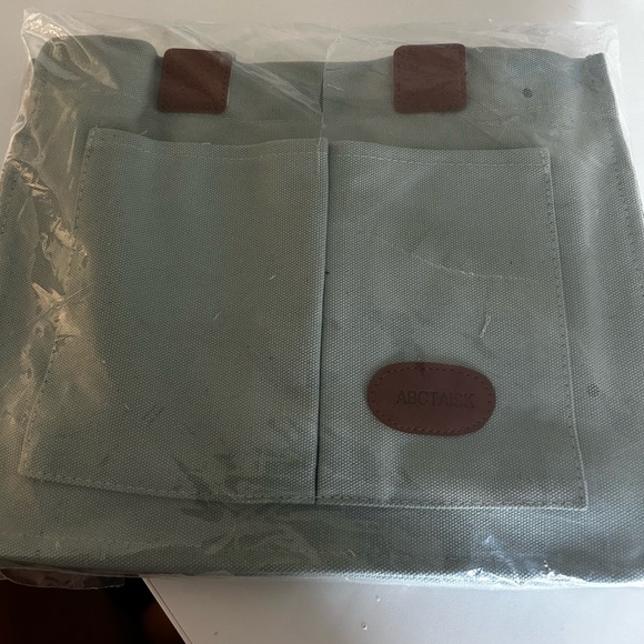 Tote bag, canvas, multi pocket, green, new with tags - Picture 6 of 6